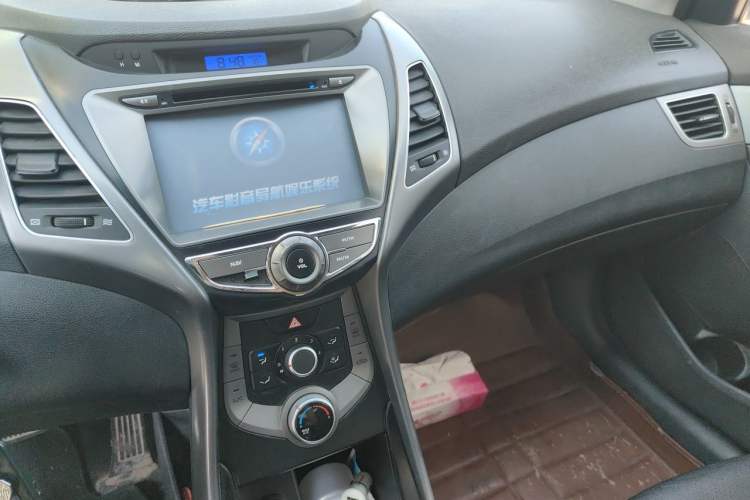 Used Hyundai Elantra (5th Generation / Langdong) 2015 1.6L Automatic Fashion Model Audio And AC Panel