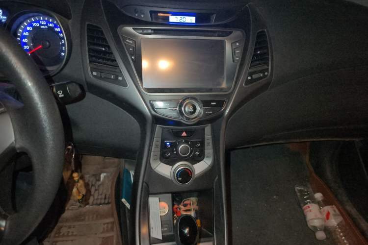 Used Hyundai Elantra (5th Generation / Langdong) 2015 1.6L Automatic Fashion Model Audio And AC Panel
