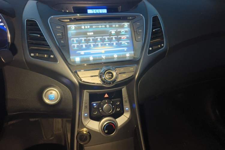 Used Hyundai Elantra (5th Generation / Langdong) 2015 1.6L Manual Leading Model Audio And AC Panel