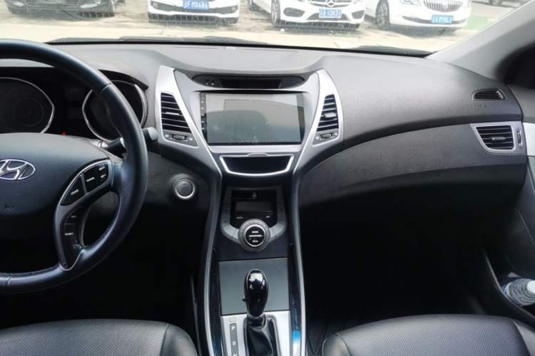 Used Hyundai Elantra (5th Generation / Langdong) 2015 1.6L Automatic Luxury Model Audio And AC Panel