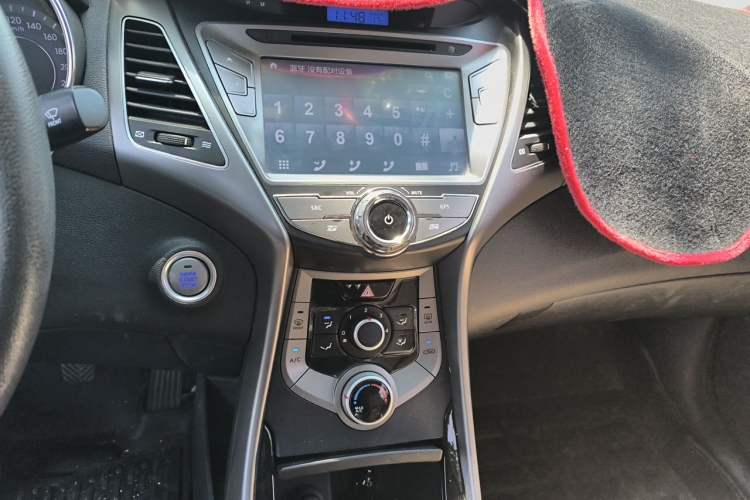 Used Hyundai Elantra (5th Generation / Langdong) 2015 1.6L Manual Leading Model Audio And AC Panel