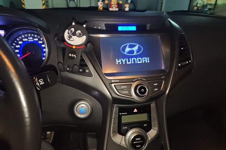 Used Hyundai Elantra (5th Generation / Langdong) 2015 1.6L Automatic Luxury Model Audio And AC Panel