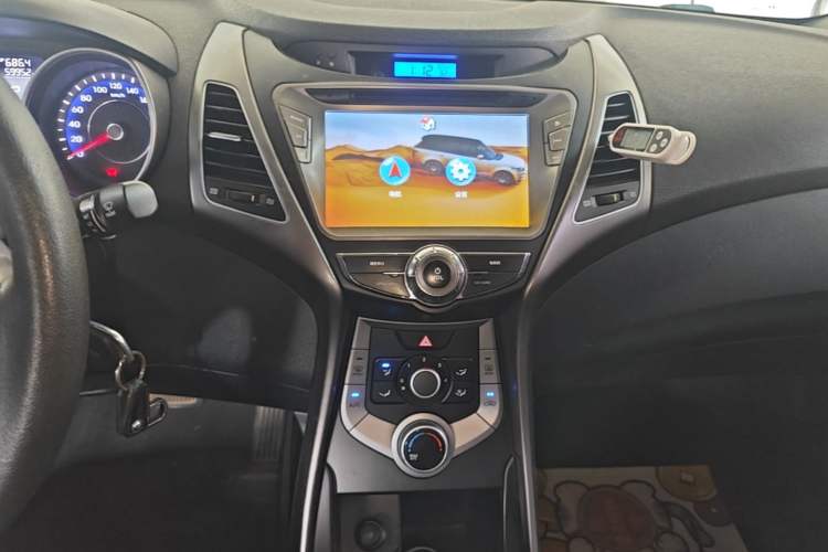 Used Hyundai Elantra (5th Generation / Langdong) 2015 1.6L Automatic Fashion Model Audio And AC Panel