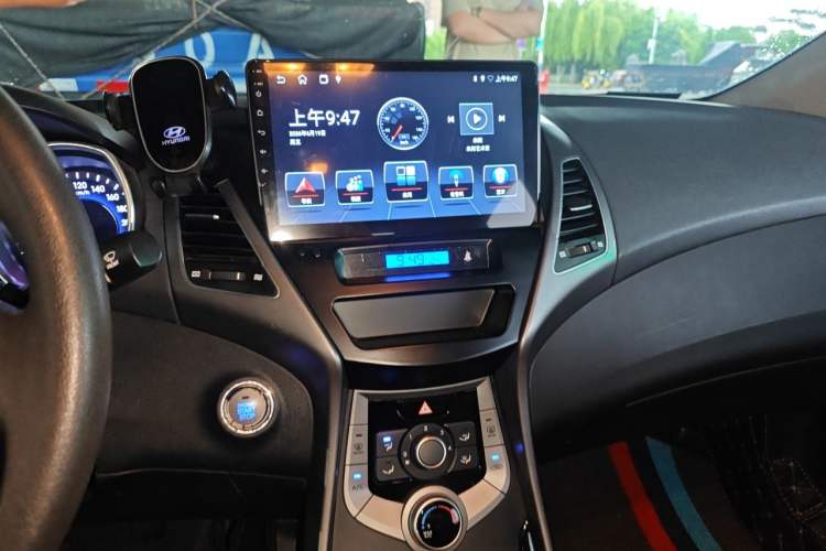 Used Hyundai Elantra (5th Generation / Langdong) 2015 1.6L Manual Leading Model Audio And AC Panel