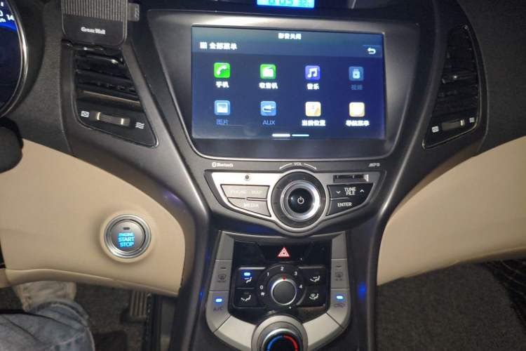 Used Hyundai Elantra (5th Generation / Langdong) 2015 1.6L Automatic Leading Model Audio And AC Panel