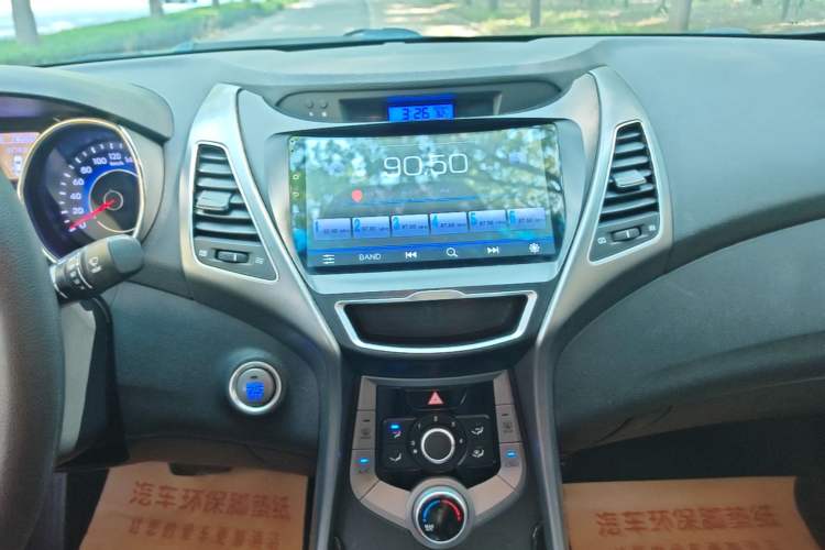Used Hyundai Elantra (5th Generation / Langdong) 2015 1.6L Automatic Leading Model Audio And AC Panel