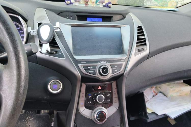 Used Hyundai Elantra (5th Generation / Langdong) 2015 1.6L Automatic Leading Model Audio And AC Panel