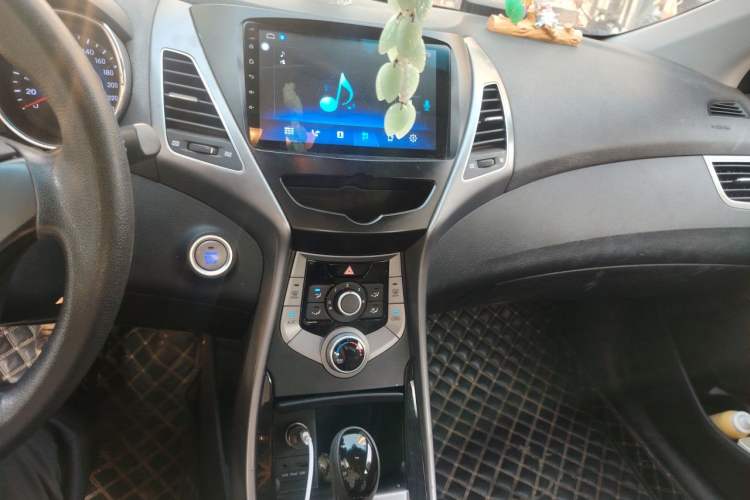 Used Hyundai Elantra (5th Generation / Langdong) 2015 1.6L Automatic Leading Model Audio And AC Panel