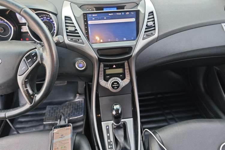 Used Hyundai Elantra (5th Generation / Langdong) 2015 1.6L Automatic Luxury Model Audio And AC Panel
