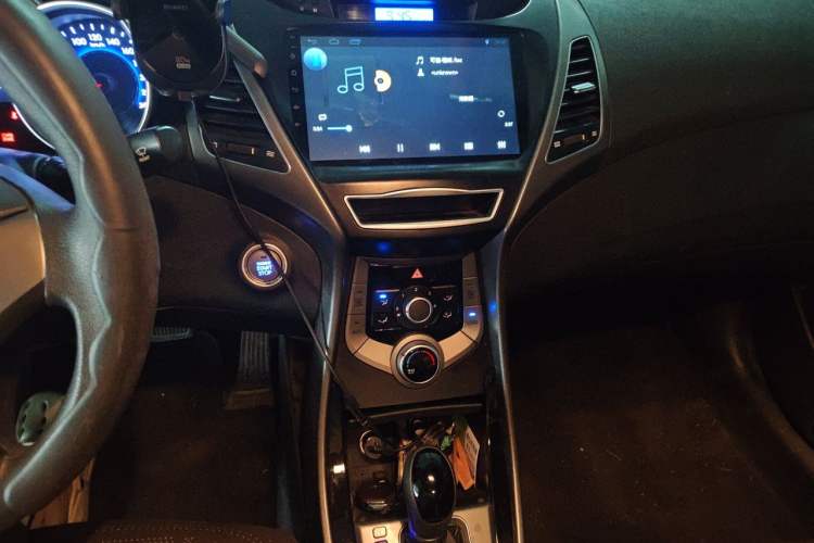 Used Hyundai Elantra (5th Generation / Langdong) 2015 1.6L Automatic Leading Model Audio And AC Panel