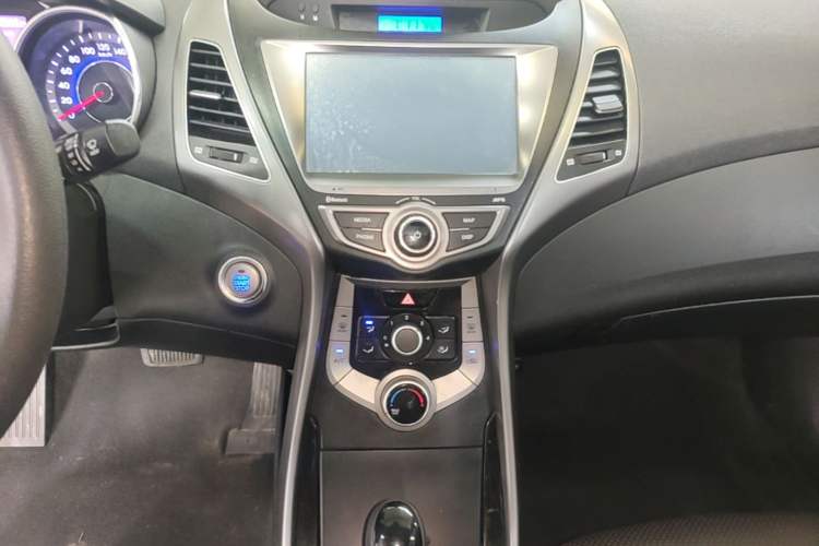 Used Hyundai Elantra (5th Generation / Langdong) 2015 1.6L Automatic Leading Model Audio And AC Panel