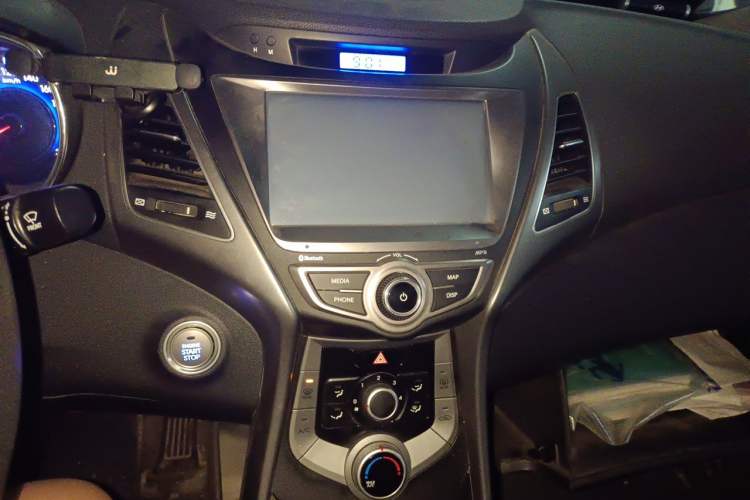 Used Hyundai Elantra (5th Generation / Langdong) 2015 1.6L Automatic Leading Model Audio And AC Panel