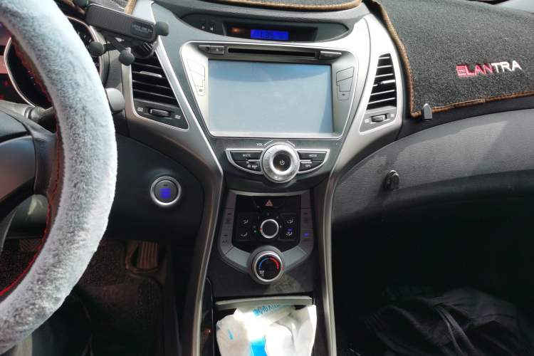 Used Hyundai Elantra (5th Generation / Langdong) 2015 1.6L Manual Leading Model Audio And AC Panel