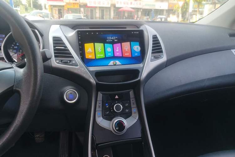 Used Hyundai Elantra (5th Generation / Langdong) 2015 1.6L Manual Leading Model Audio And AC Panel