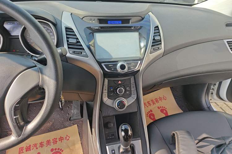 Used Hyundai Elantra (5th Generation / Langdong) 2015 1.6L Automatic Fashion Model Audio And AC Panel