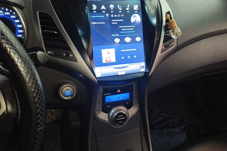 Used Hyundai Elantra (5th Generation / Langdong) 2015 1.6L Automatic Luxury Model Audio And AC Panel