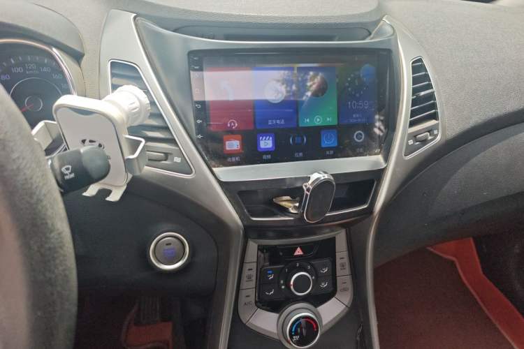 Used Hyundai Elantra (5th Generation / Langdong) 2015 1.6L Automatic Leading Model Audio And AC Panel