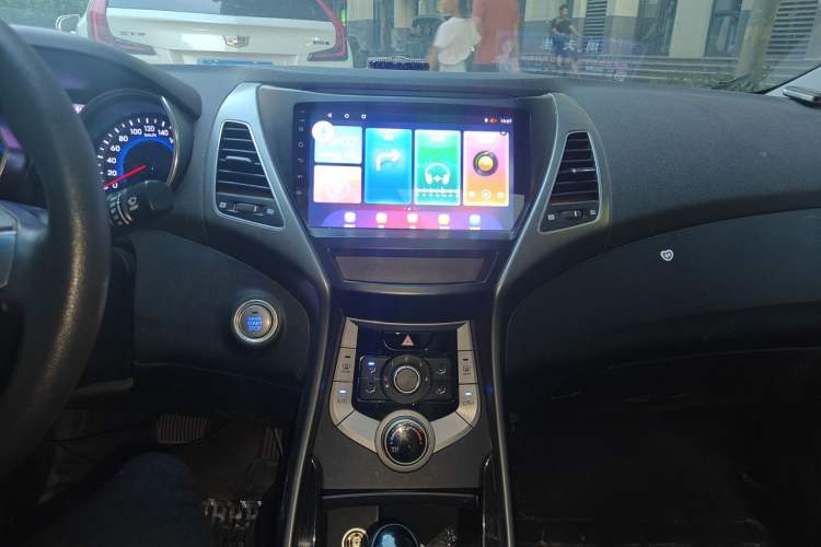 Used Hyundai Elantra (5th Generation / Langdong) 2015 1.6L Automatic Leading Model Audio And AC Panel