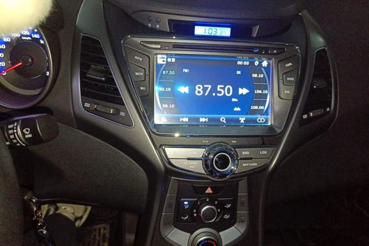Used Hyundai Elantra (5th Generation / Langdong) 2015 1.6L Automatic Fashion Model Audio And AC Panel