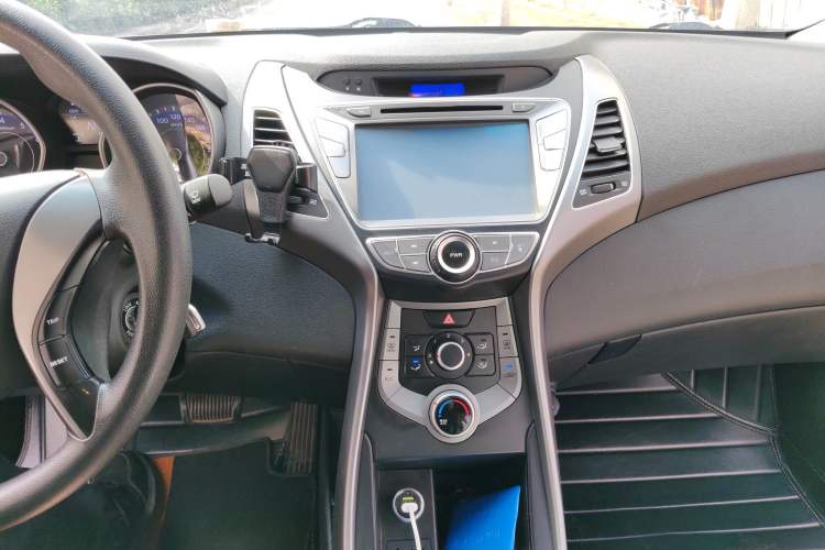 Used Hyundai Elantra (5th Generation / Langdong) 2015 1.6L Automatic Fashion Model Audio And AC Panel