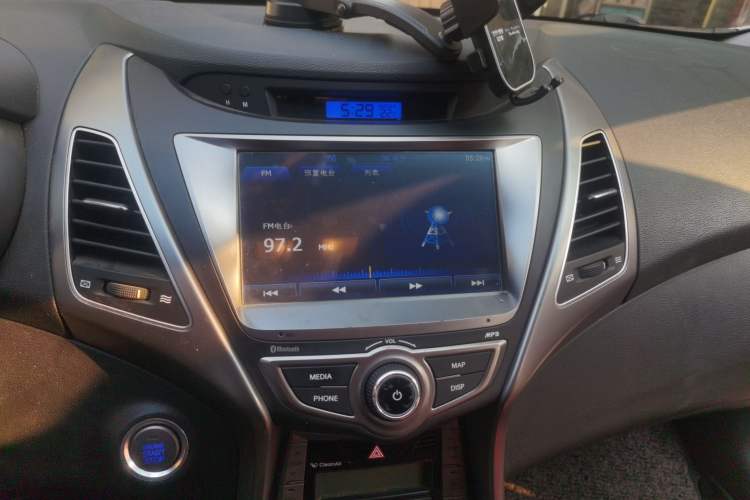 Used Hyundai Elantra (5th Generation / Langdong) 2015 1.6L Automatic Luxury Model Audio And AC Panel