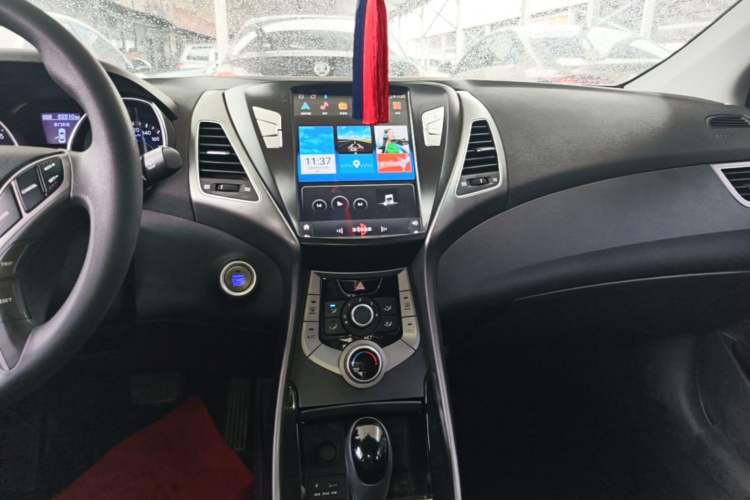 Used Hyundai Elantra (5th Generation / Langdong) 2015 1.6L Automatic Leading Model Audio And AC Panel