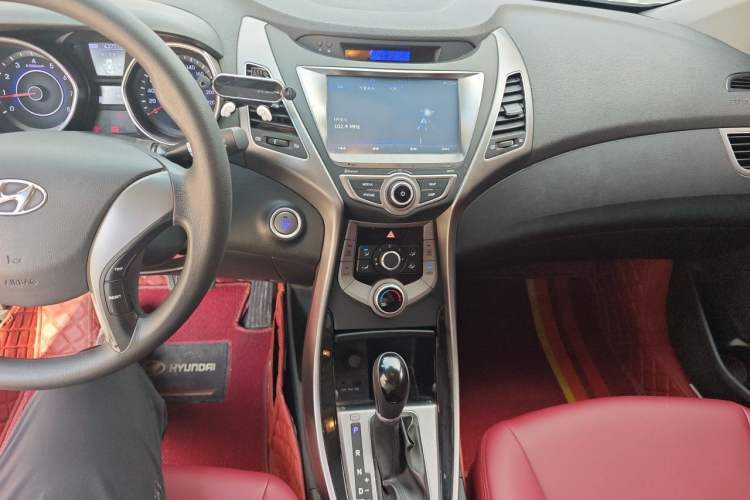 Used Hyundai Elantra (5th Generation / Langdong) 2015 1.6L Automatic Leading Model Audio And AC Panel