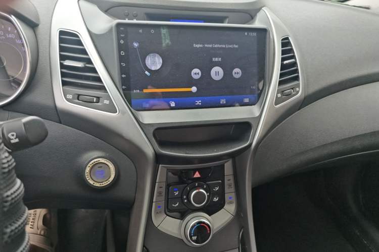 Used Hyundai Elantra (5th Generation / Langdong) 2015 1.6L Automatic Leading Model Audio And AC Panel