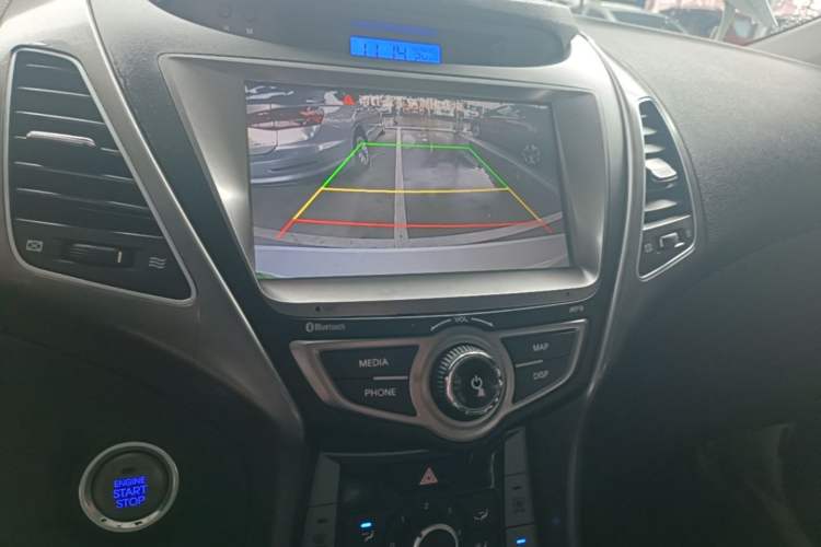 Used Hyundai Elantra (5th Generation / Langdong) 2015 1.6L Automatic Leading Model Audio And AC Panel