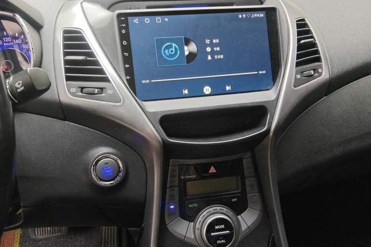 Used Hyundai Elantra (5th Generation / Langdong) 2015 1.6L Automatic Luxury Model Audio And AC Panel