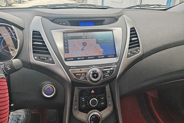Used Hyundai Elantra (5th Generation / Langdong) 2015 1.6L Automatic Leading Model Audio And AC Panel