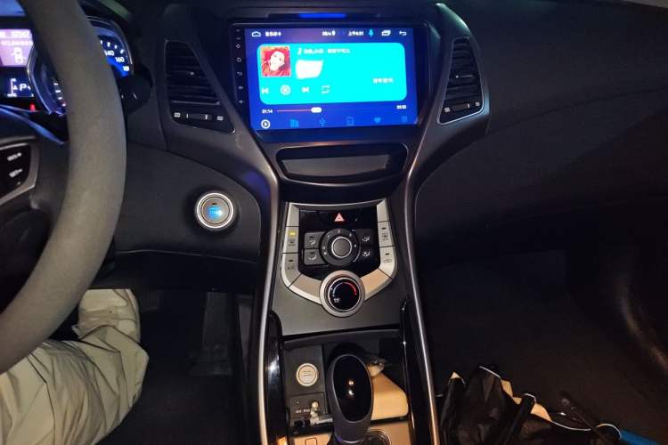 Used Hyundai Elantra (5th Generation / Langdong) 2015 1.6L Automatic Leading Model Audio And AC Panel