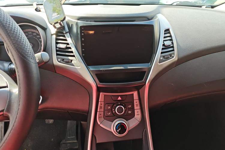 Used Hyundai Elantra (5th Generation / Langdong) 2015 1.6L Manual Fashion Edition Audio And AC Panel