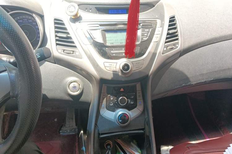 Used Hyundai Elantra (5th Generation / Langdong) 2015 1.6L Manual Leading Model Audio And AC Panel