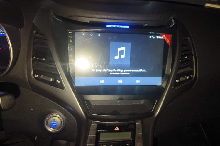 Used Hyundai Elantra (5th Generation / Langdong) 2015 1.6L Automatic Luxury Model Audio And AC Panel