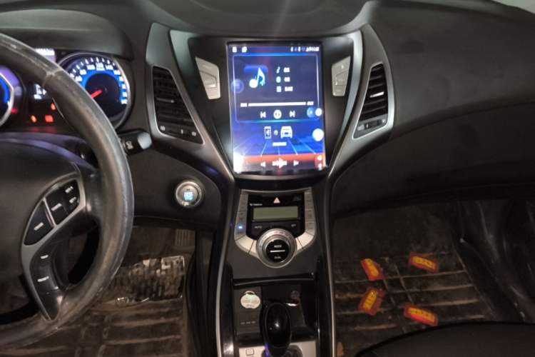 Used Hyundai Elantra (5th Generation / Langdong) 2015 1.6L Automatic Luxury Model Audio And AC Panel