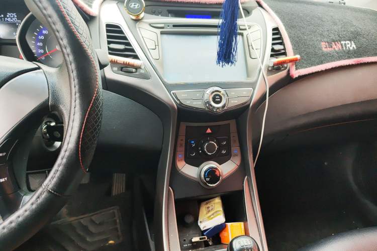 Used Hyundai Elantra (5th Generation / Langdong) 2015 1.6L Manual Fashion Edition Audio And AC Panel
