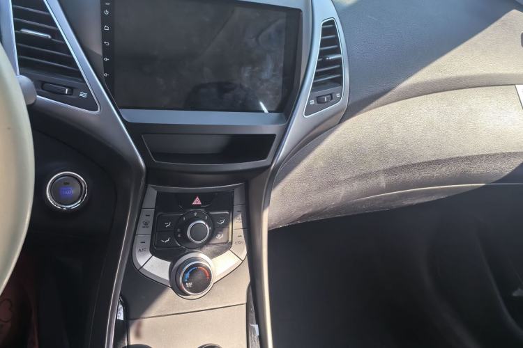 Used Hyundai Elantra (5th Generation / Langdong) 2015 1.6L Automatic Leading Model Audio And AC Panel