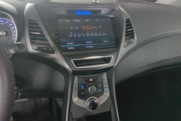 Used Hyundai Elantra (5th Generation / Langdong) 2015 1.6L Automatic Leading Model Audio And AC Panel