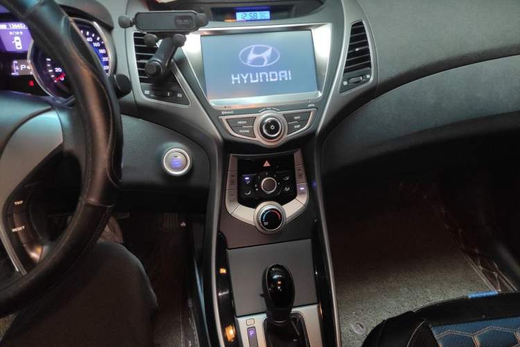 Used Hyundai Elantra (5th Generation / Langdong) 2015 1.6L Automatic Leading Model Audio And AC Panel