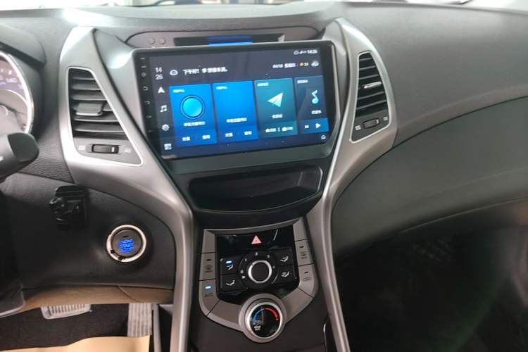 Used Hyundai Elantra (5th Generation / Langdong) 2015 1.6L Automatic Leading Model Audio And AC Panel