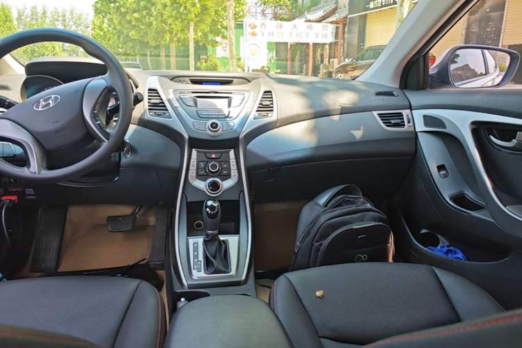 Used Hyundai Elantra (5th Generation / Langdong) 2015 1.6L Automatic Fashion Model Audio And AC Panel