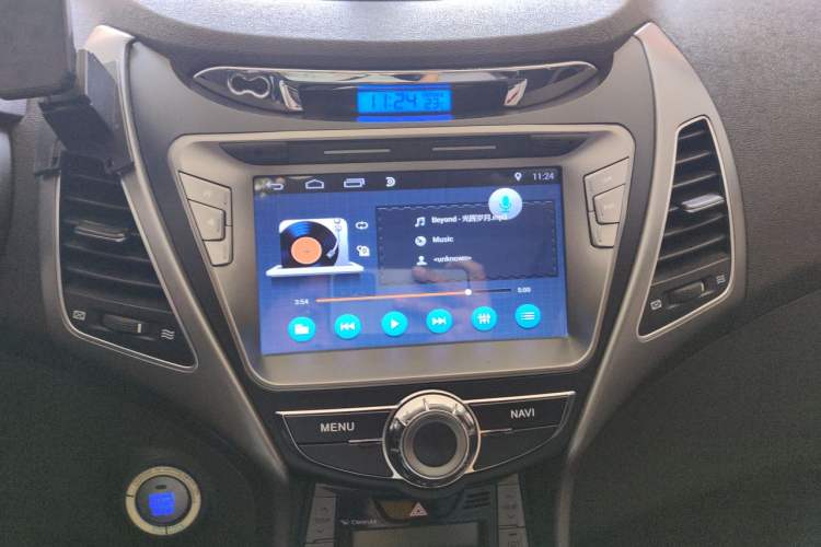 Used Hyundai Elantra (5th Generation / Langdong) 2015 1.6L Automatic Leading Model Audio And AC Panel