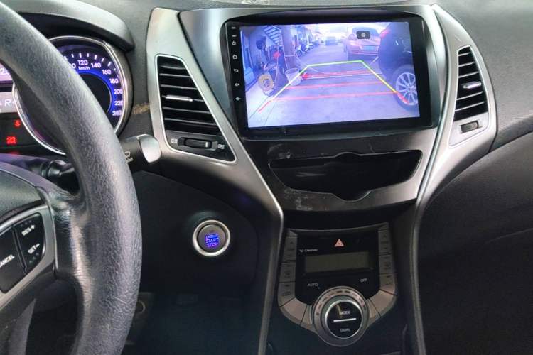 Used Hyundai Elantra (5th Generation / Langdong) 2015 1.6L Automatic Luxury Model Audio And AC Panel