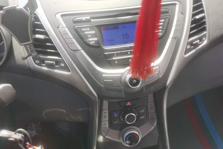 Used Hyundai Elantra (5th Generation / Langdong) 2015 1.6L Automatic Fashion Model Audio And AC Panel