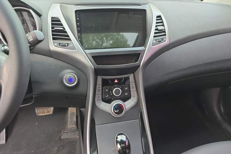 Used Hyundai Elantra (5th Generation / Langdong) 2015 1.6L Automatic Leading Model Audio And AC Panel