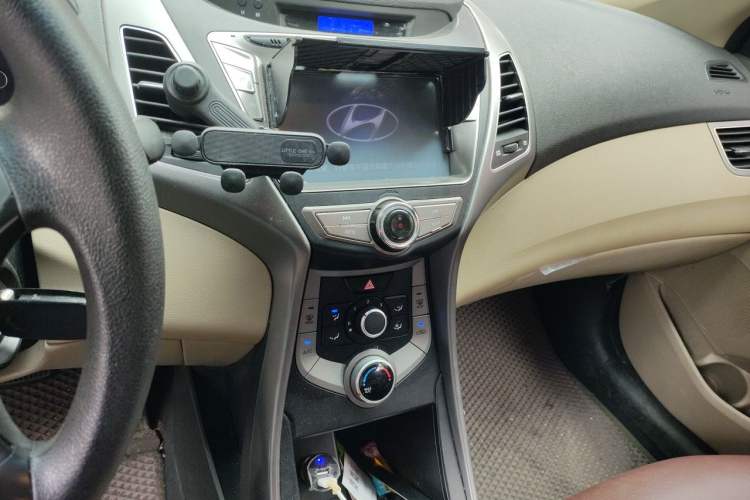 Used Hyundai Elantra (5th Generation / Langdong) 2015 1.6L Automatic Fashion Model Audio And AC Panel