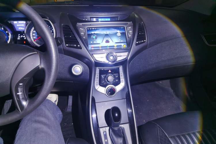 Used Hyundai Elantra (5th Generation / Langdong) 2015 1.6L Automatic Leading Model Audio And AC Panel