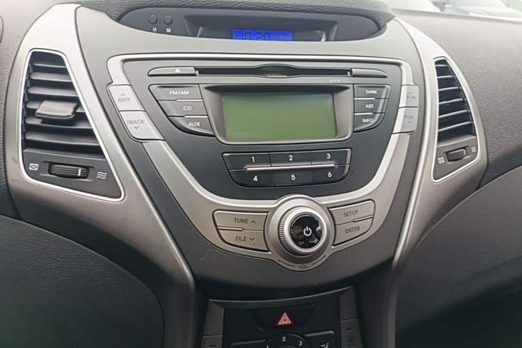 Used Hyundai Elantra (5th Generation / Langdong) 2015 1.6L Automatic Fashion Model Audio And AC Panel