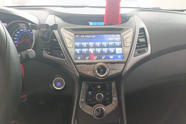 Used Hyundai Elantra (5th Generation / Langdong) 2015 1.6L Manual Leading Model Audio And AC Panel